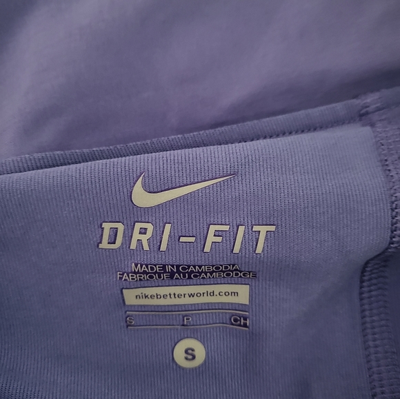 Four size small tennis skirts. - Picture 4 of 6